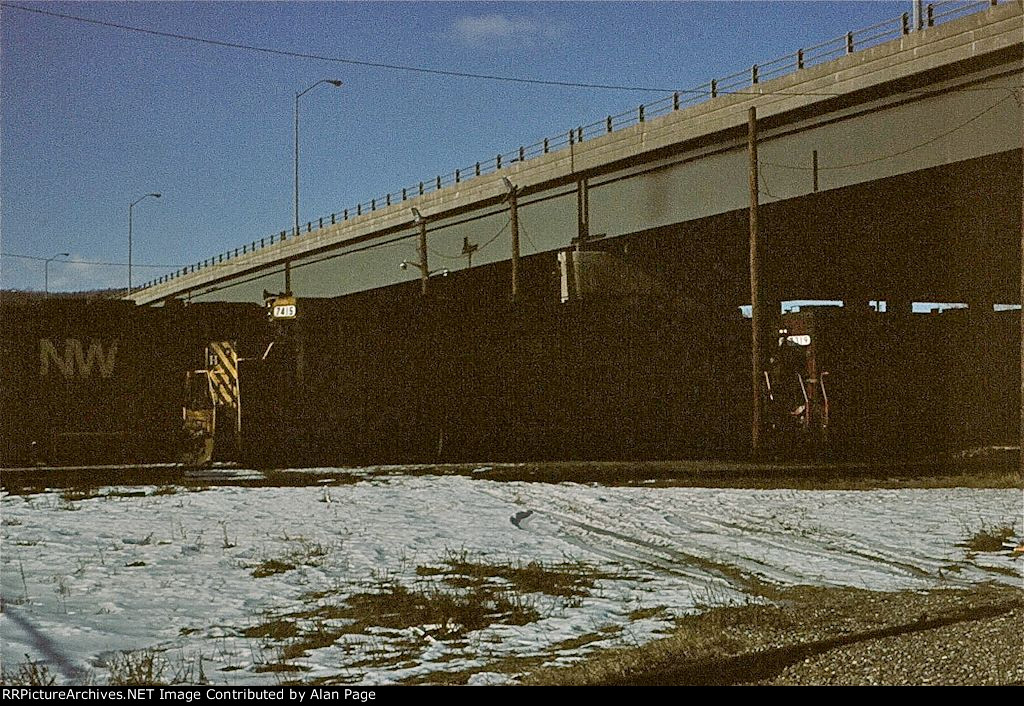 D&amp;H GP39-2 7415 (ex-RDG 3415) lined up with GP38-2 7319 (ex-LV)